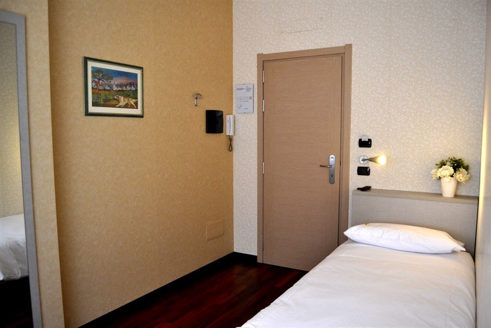 Hotel Italia 30 Gorgonzola Zewnętrze zdjęcie